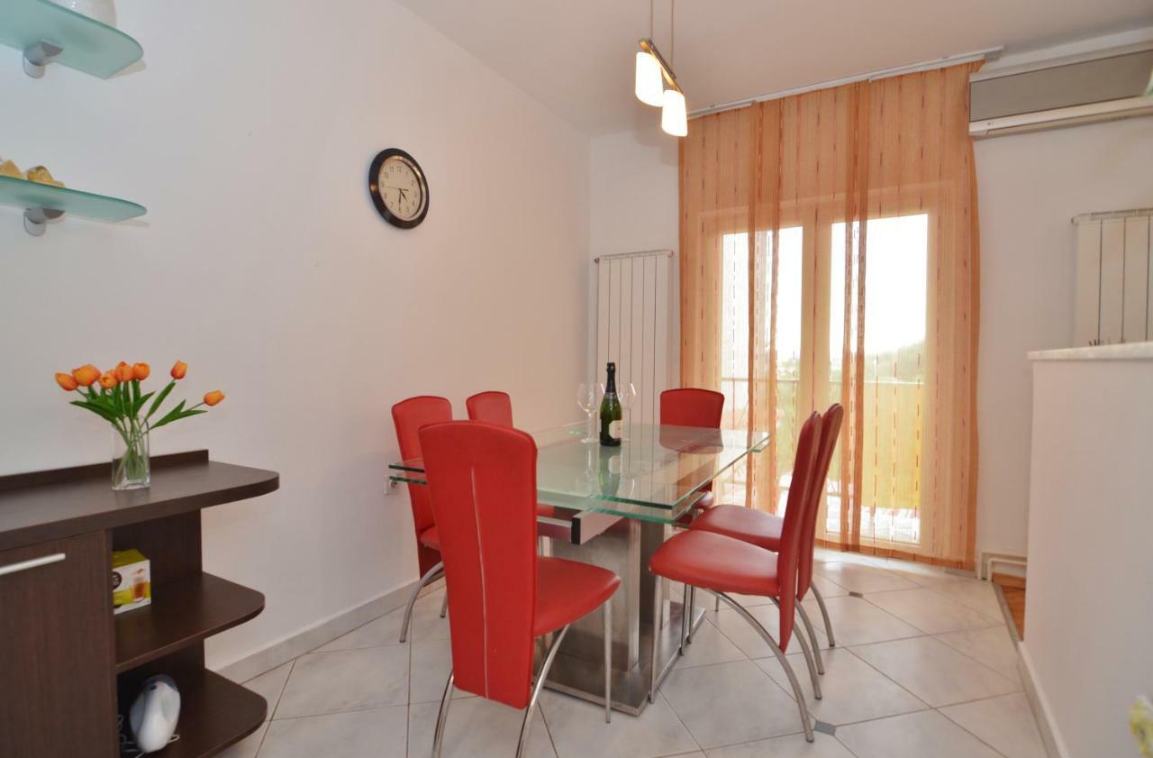 Apartment Tina Крк Екстер'єр фото